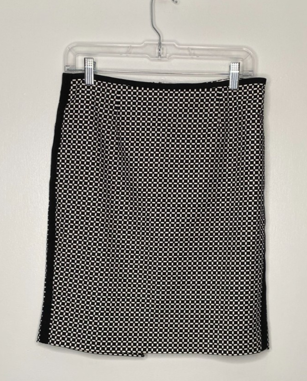 White House Black Market Pencil Skirt Size 4 Black & White Geometric Lined